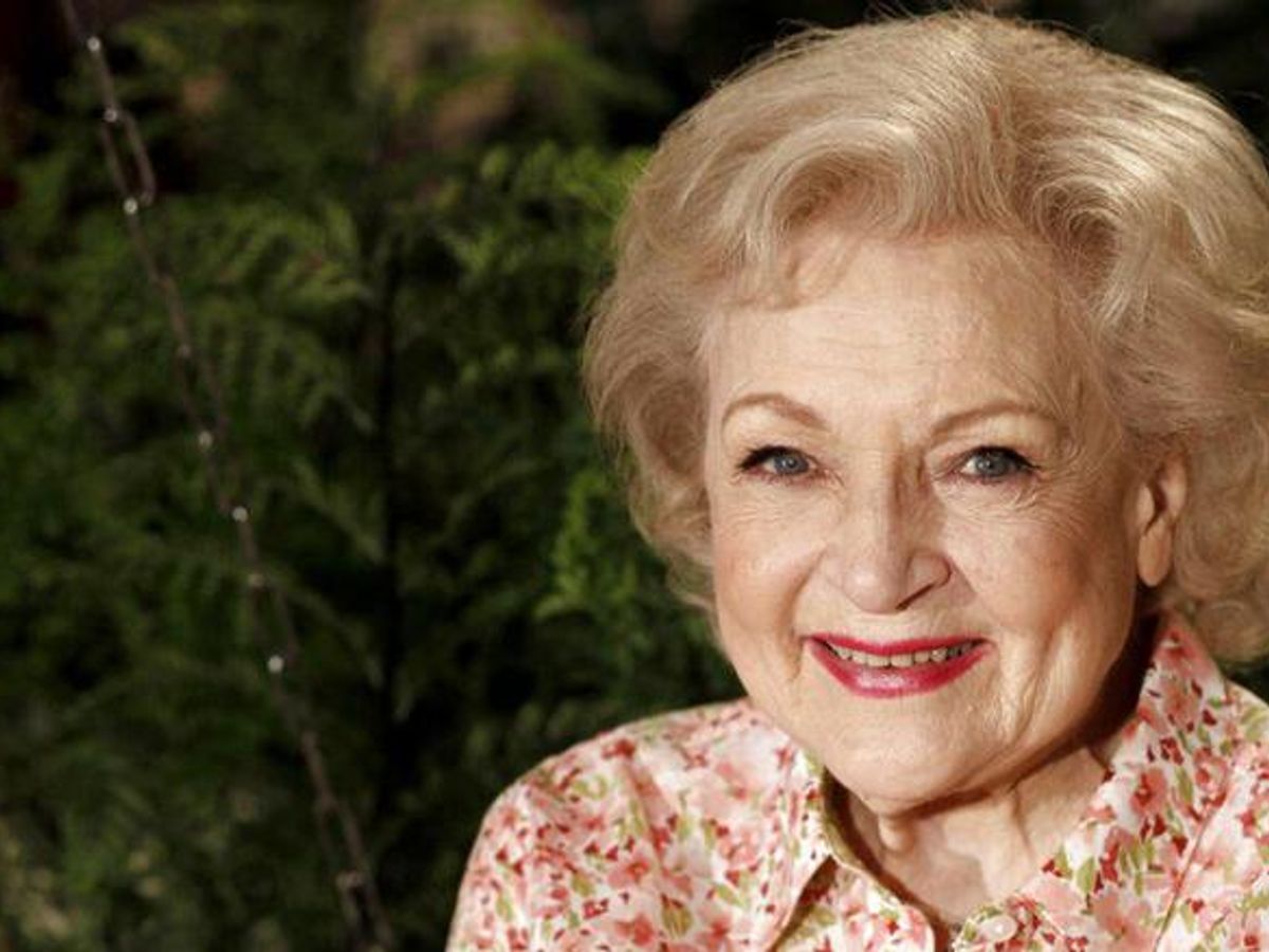 emmyawardwinningactorbettywhitepassesaway