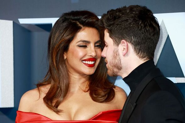 priyankachopraposeswithhubbyat‘citadel’premiereinlondon