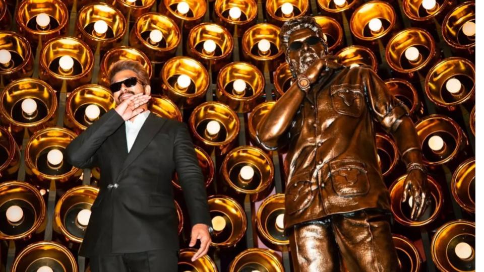 Allu Arjun Offers Namaste to His Own Statue