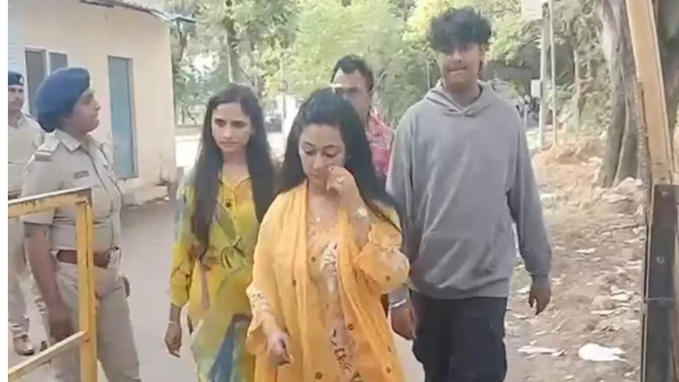 darshanswifesonvisithimatparappanaagraharacentralprison