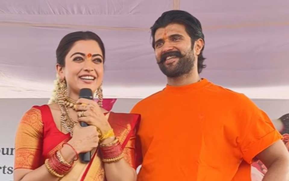 Vijay-Rashmika honour students in Telangana, offer scholarships to 180 rankholders
