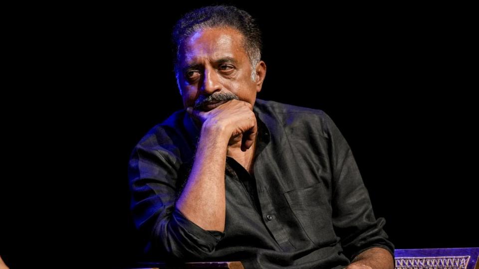 Hindutva Outfits Attempts to Gherao Prakash Raj in Dharwad