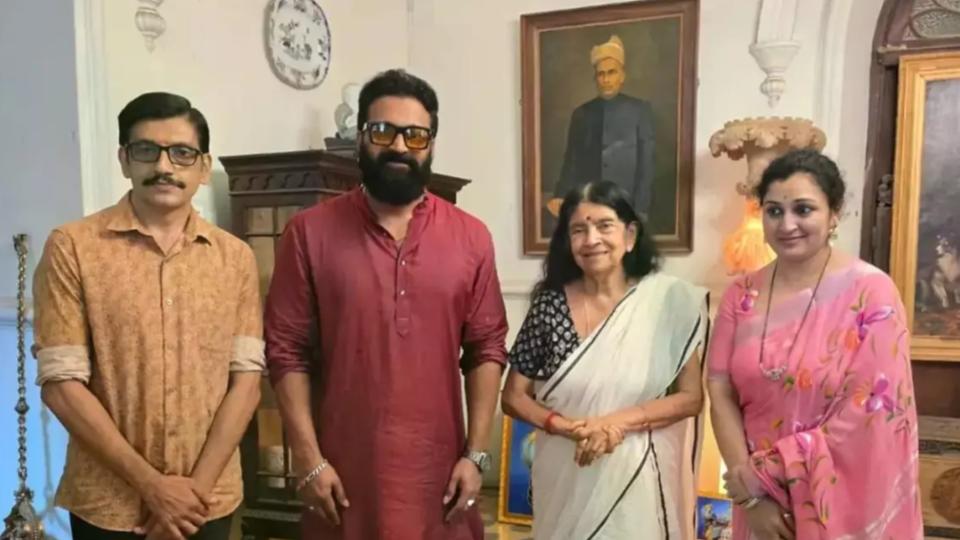 Rishab Meets Travancore Royal Family, Visits Padmanabhaswamy Temple
