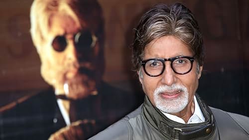 Amitabh Bachchan suffers knee injury after slipping and falling during shoot