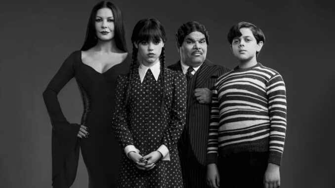 wednesday:netflixunveilsfirstlookofaddamsfamily