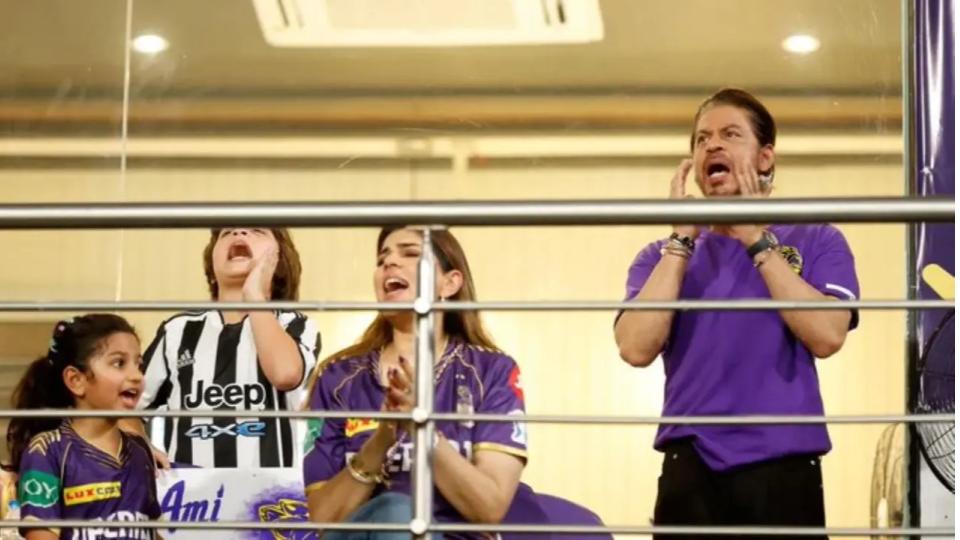 Shahrukh Khan attended KKR vs PBKS match with son AbRam