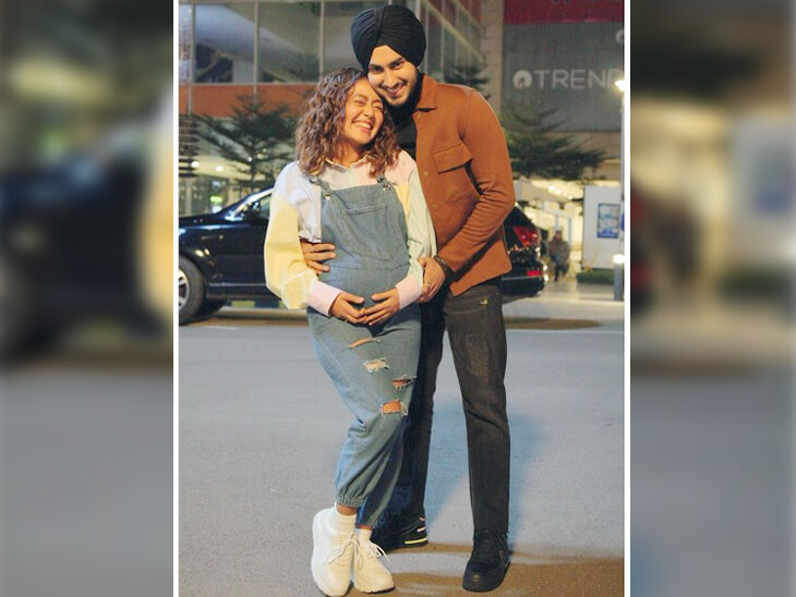 nehakakkarsparkspregnanacyrumoursflauntsbabybumpwithhusbandrohanpreetsingh