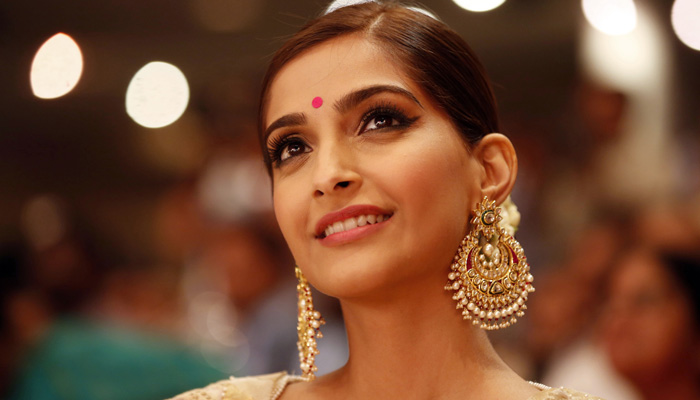 willnevertalkaboutmypersonallife:sonamkapoor