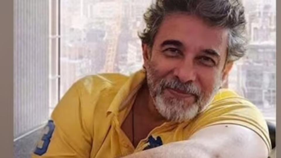 Bollywood actor Deepak Tijori duped Rs 2.5 lakh, 3 booked