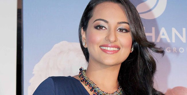 khandaanishafakhanaisentertainingyetsensitive:sonakshisinha