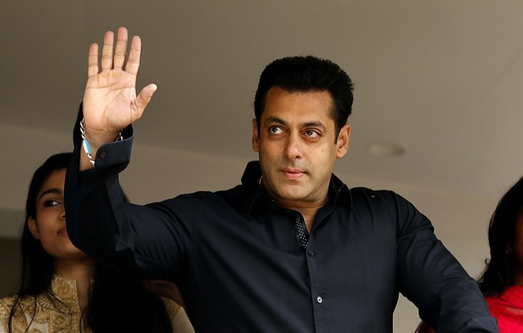 actorsalmankhanturns52btownwisheshimmoresuccess