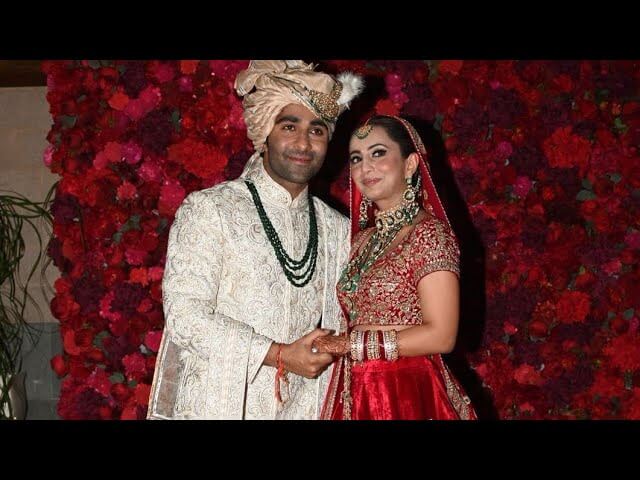 aadarjainalekhaadvanigetmarriedintraditionalhinduceremony