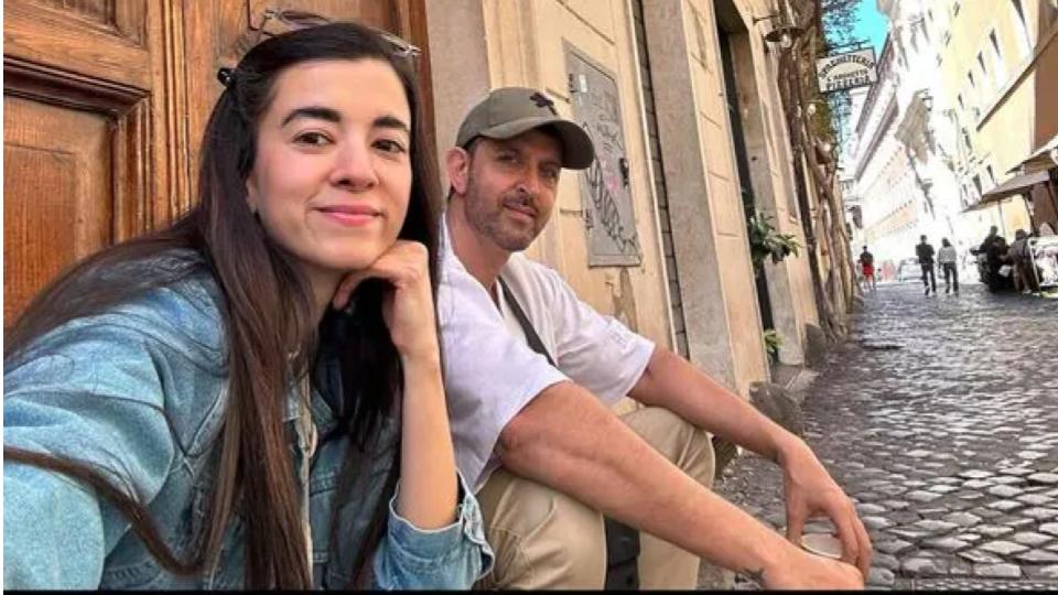 Hrithik Roshan celebrates 4 years of togetherness with Saba Azad