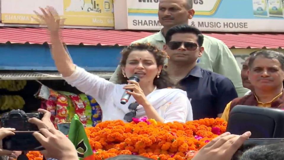 Kangana Ranaut launches LS poll campaign with roadshow in Mandi