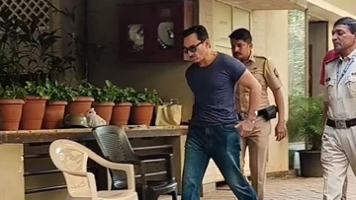 saifalikhanstepsoutamidheavysecurity