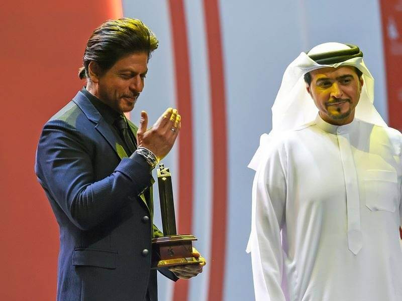 shahrukhkhanreceivesawardofinternationaliconatsibf2022