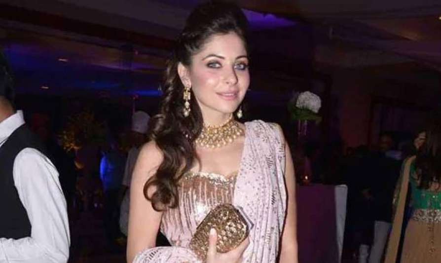 coronavirus:bollywoodsingerkanikakapoorbookedfornegligence