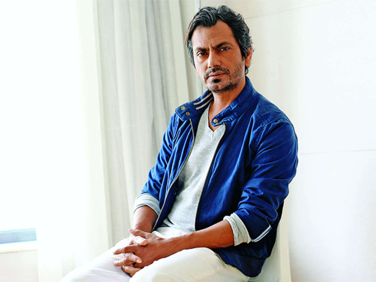 nawazuddinsiddiquihomequarantinedwithfamilyatuphomeaftergettingnegativeforcovid19