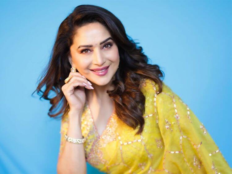 madhuridixithonouredwithspecialrecognitionawardatiffi2023