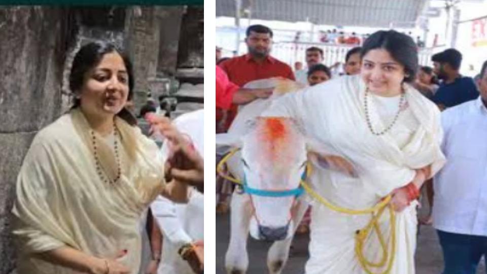 Actress Poonam Kaur performs poojas at Vemulawada temple