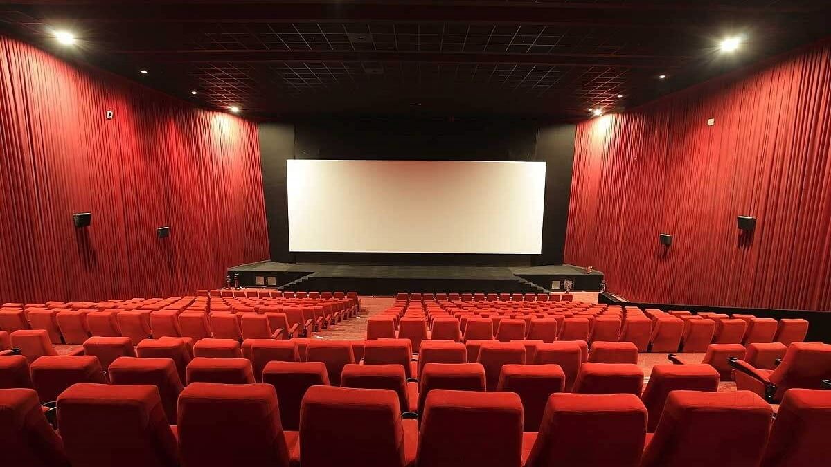 cinemahallssettoreopenatahigherseatingcapacity