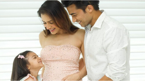 tvactorsmritikhannaannouncessecondpregnancywithhusbandgautamgupta