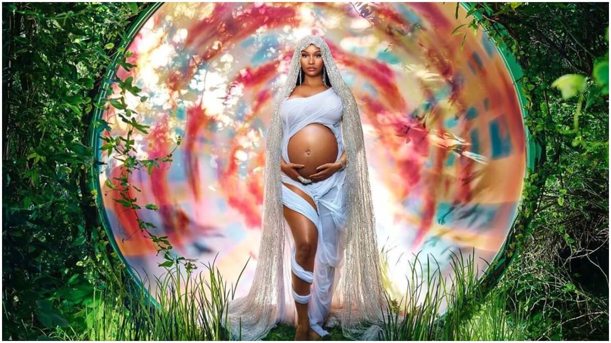 popularrappernickiminajexpectingfirstchildflauntsbabybump