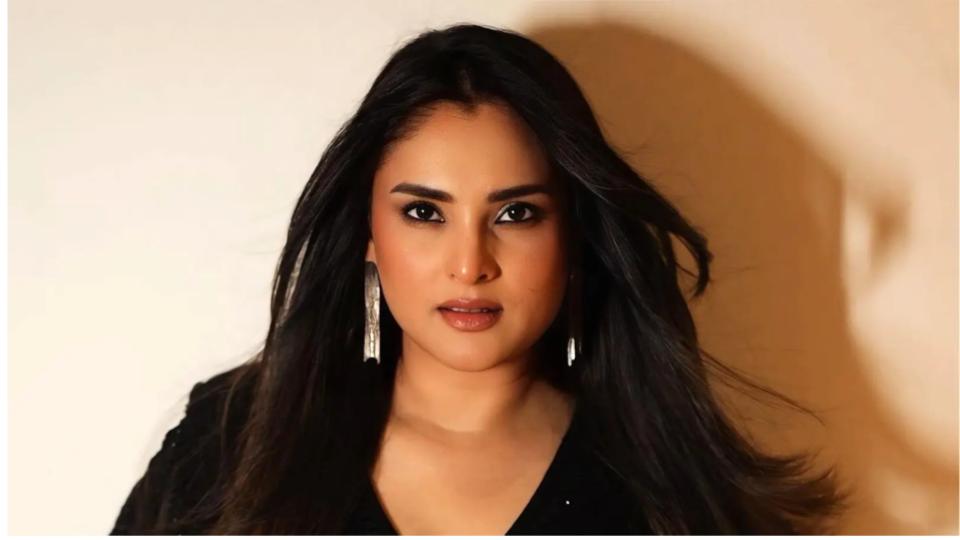 Actress Ramya Draws Flak for Comparing Men to Dogs