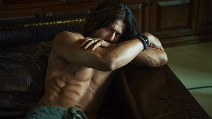 Shah Rukh Khan raises temperature in shirtless pic, shares 