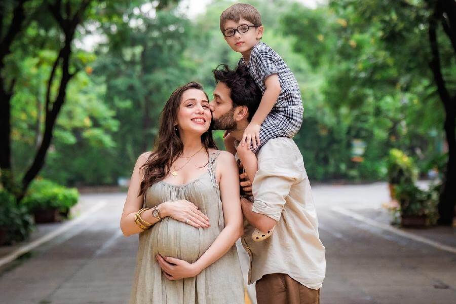 Actor Nakuul Mehta, Jankee announce second pregnancy