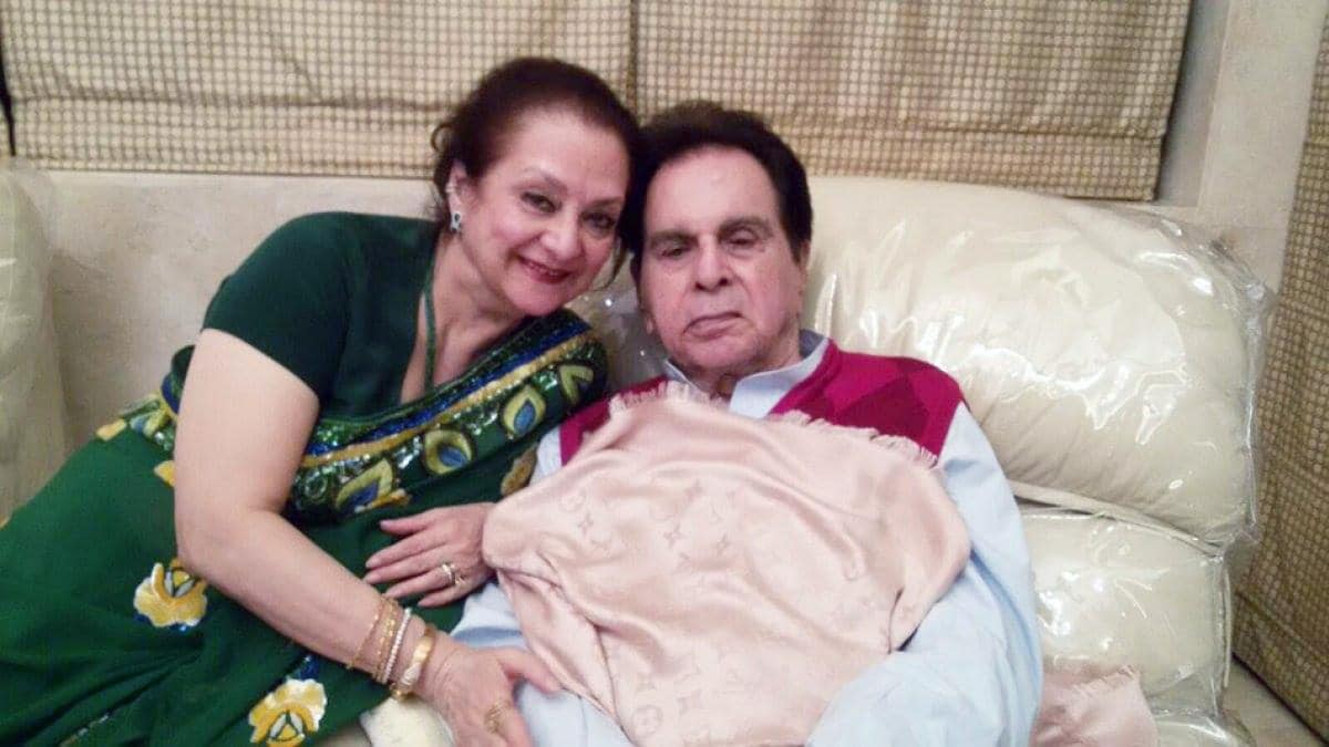 ‘i’mallalonenowiamnotwellemotionally’sayssairabanuondilipkumar’sdeathanniversary