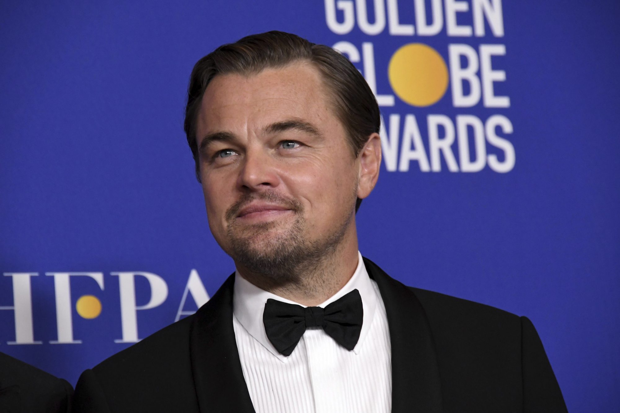 leonardodicapriosignsoverallfilmtvdealwithapple