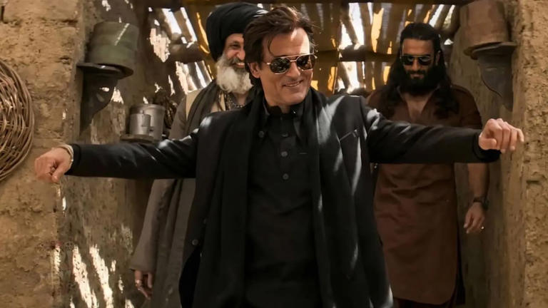 Akshaye Khanna to return as Rehman Dakait in Ranveer Singh