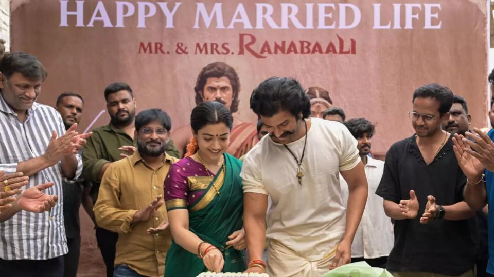 vijay-and-rashmika-join-sets-of-period-drama-ranabaali