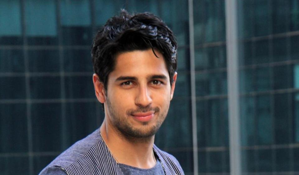 iamanaveragelookingguy:sidharthmalhotra