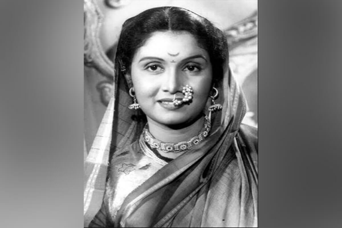 Veteran actor Sulochana Latkar laid to rest with state honours