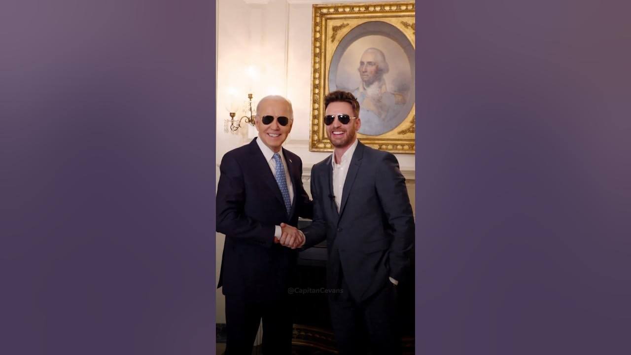 uspresidentmeetsgiftsapairofsunglassestochrisevansduringhiswhitehousevisit