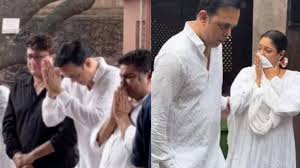 Inconsolable Rupali Ganguly, Rajesh Kumar in tears at Satish Shah funeral