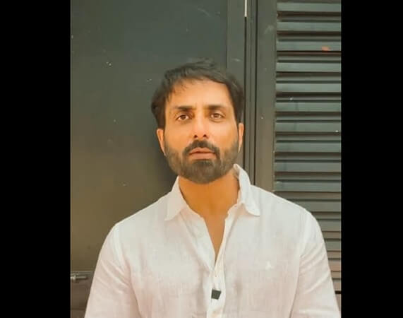 sonu-sood-offers-free-stay-to-stranded-travellers-in-dubai