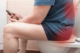 knowhowusingphoneonthtoiletcouldleadtothishealthissue