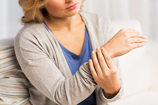 osteoporosisriskincreasesinwomenaftermenopausefulldeets
