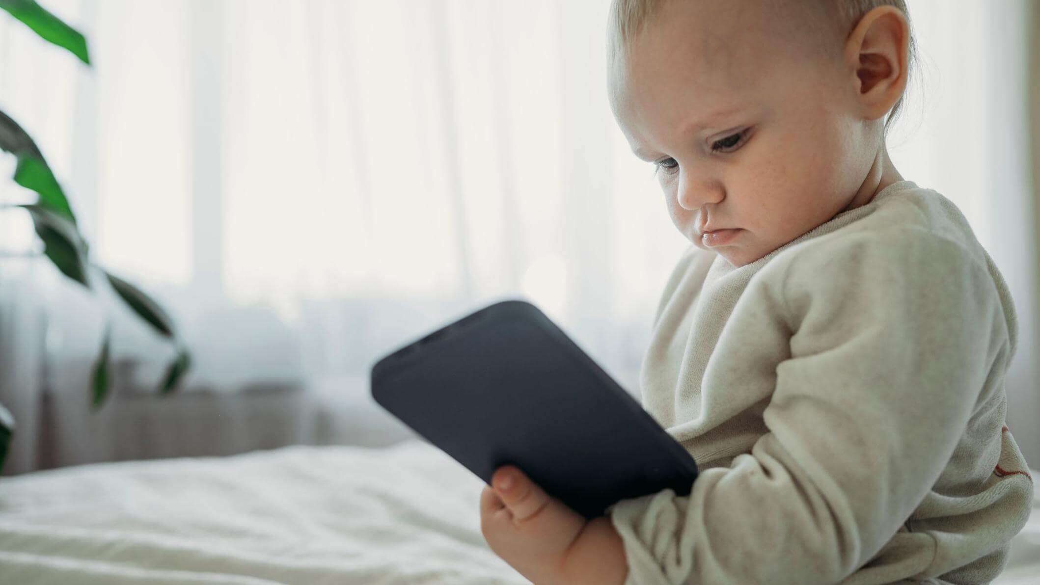 Screen time before age 2 can delay language, disrupt sleep: Landmark study