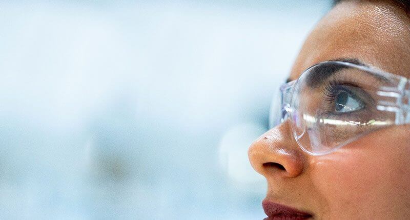 knowsafetyprecautionstopreventcornealdamage