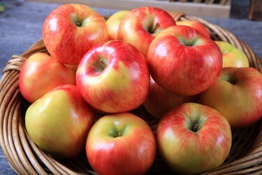 Know THESE 5 benefits of Apples
