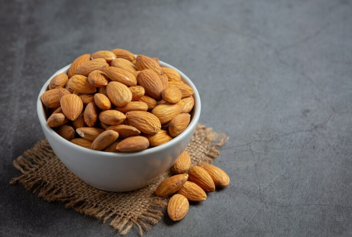 knowhowconsumingtoomanyalmondscancausethesesideeffects