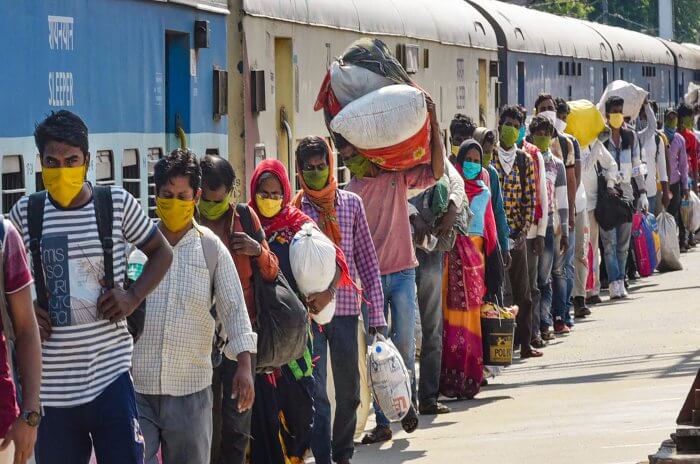 over132lakhmigrantssenthometownviaspecialtrains:deputycmmanishsisodia