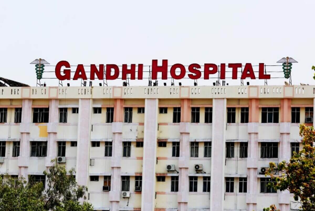 womanwithcovid19positivegivesbirthtotwinsatgandhihospital