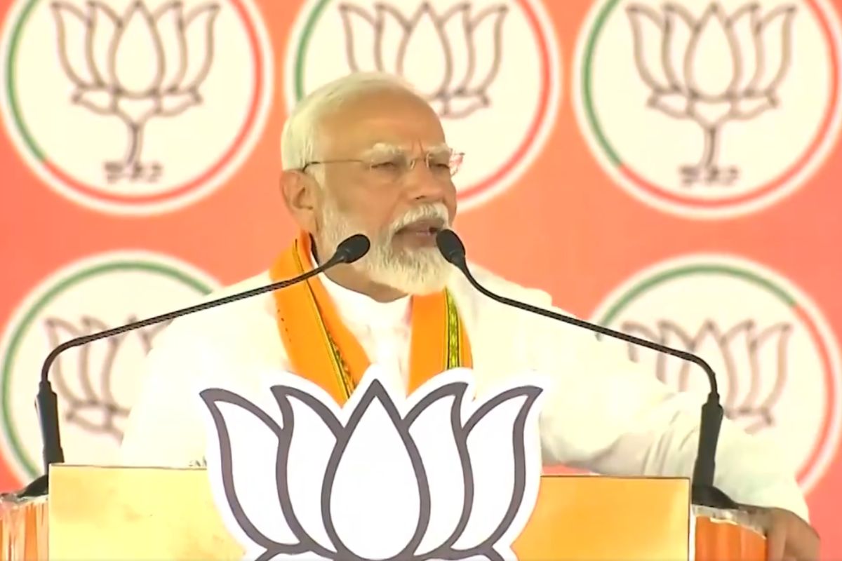 pmmodisaysthesorengovernmenthaslootedjharkhandwhilewewanttoprovidefacilitieslikeeducationhousingandemployment