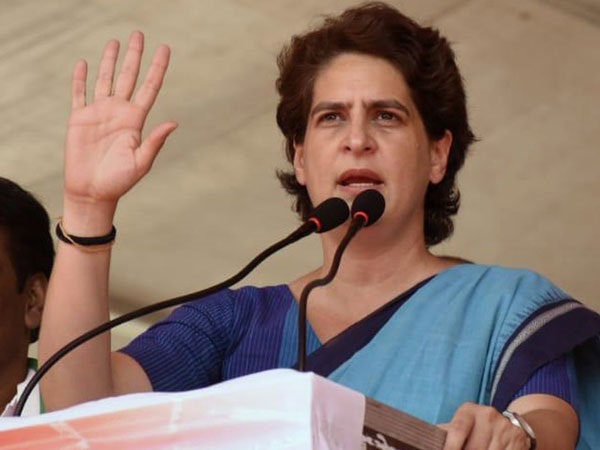 modigovtcollectingmoneybyhikinglpgprices:priyankagandhivadra