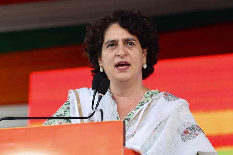 Priyanka Gandhi Blames To Central Government On Price Rise 